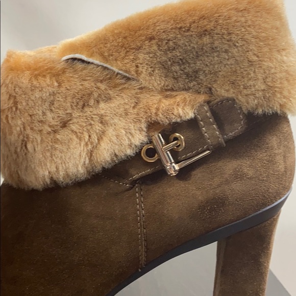 Stuart Weizman Heeled Boots 👢 - Picture 3 of 10